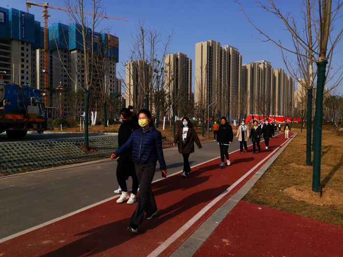 集團開展迎三八健步走活動 (1).jpg